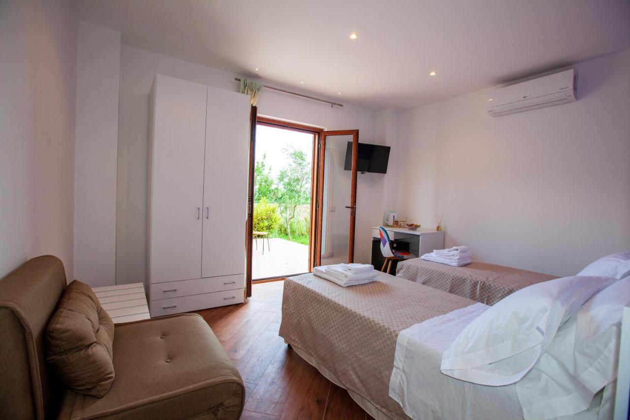 B&B Le Dee Di Paestum Exterior photo